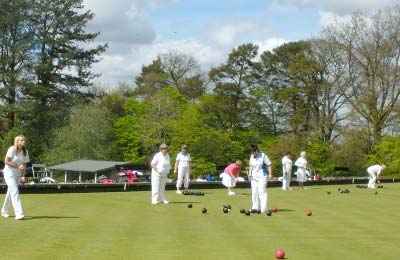 Image linking to the Bowls page for details of  and the  on offer there: Greylands Guest House is conveniently situated in the heart of Llandrindod Wells, close to the Llandrindod Wells Bowls Club, which has very impressive facilities for green bowling and indoor bowls.