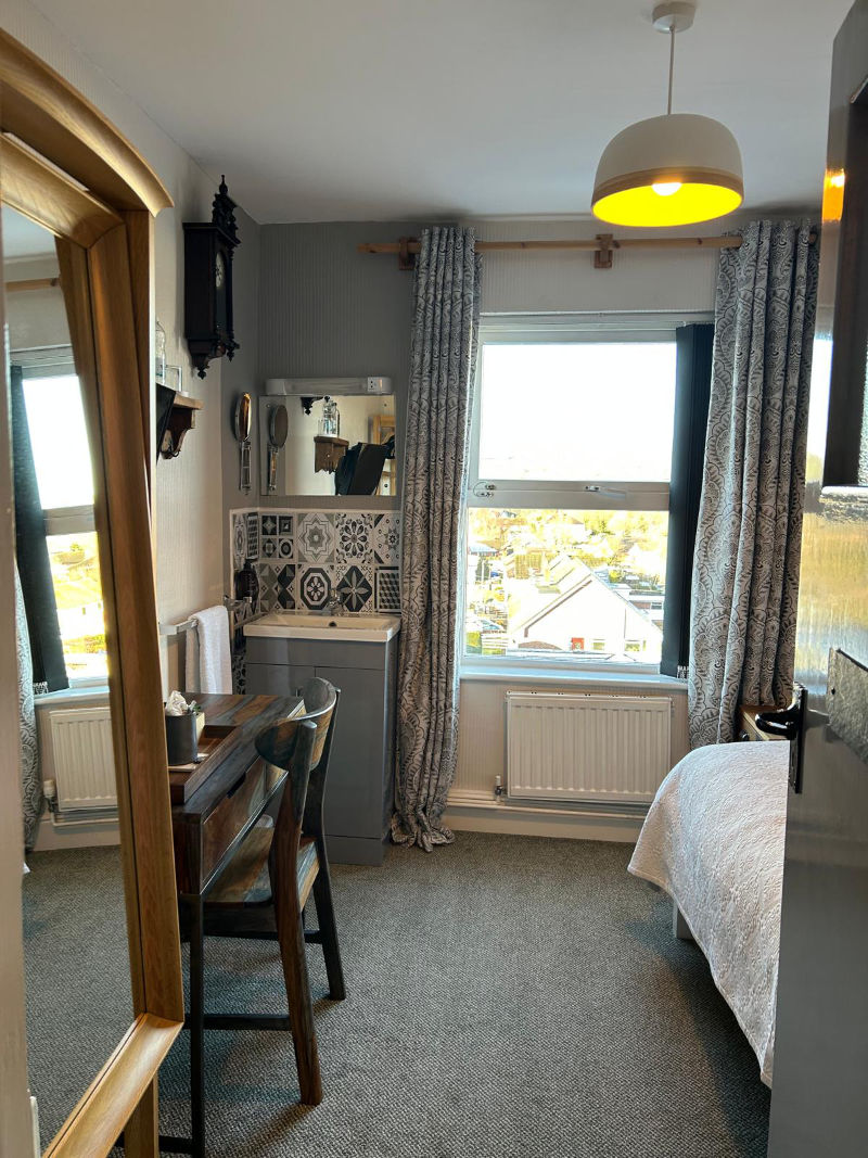 Image of caption_128