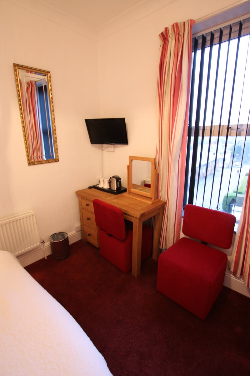 image of Greylands Guesthouse Llandrindod Double Room Nightingale 010