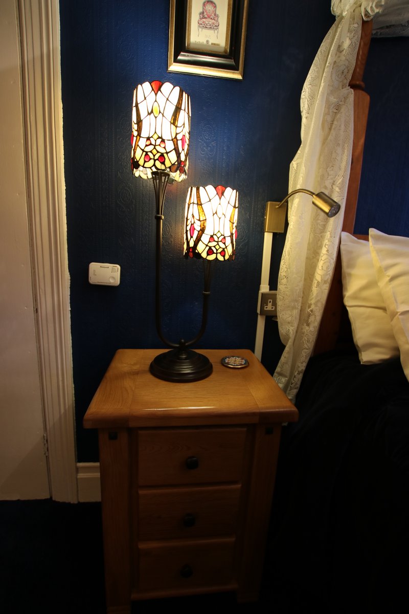 image of Greylands Guesthouse Llandrindod Four Poster Room Kingfisher 029