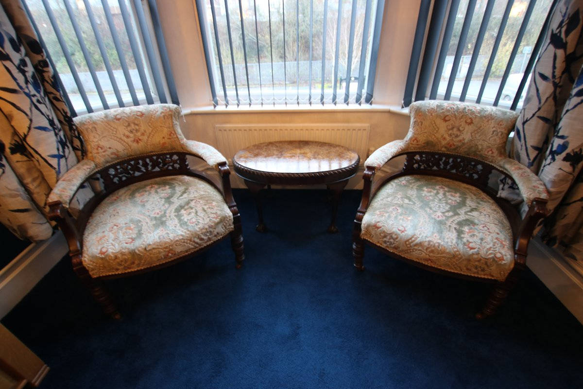 image of Greylands Guesthouse Llandrindod Four Poster Room Kingfisher 043