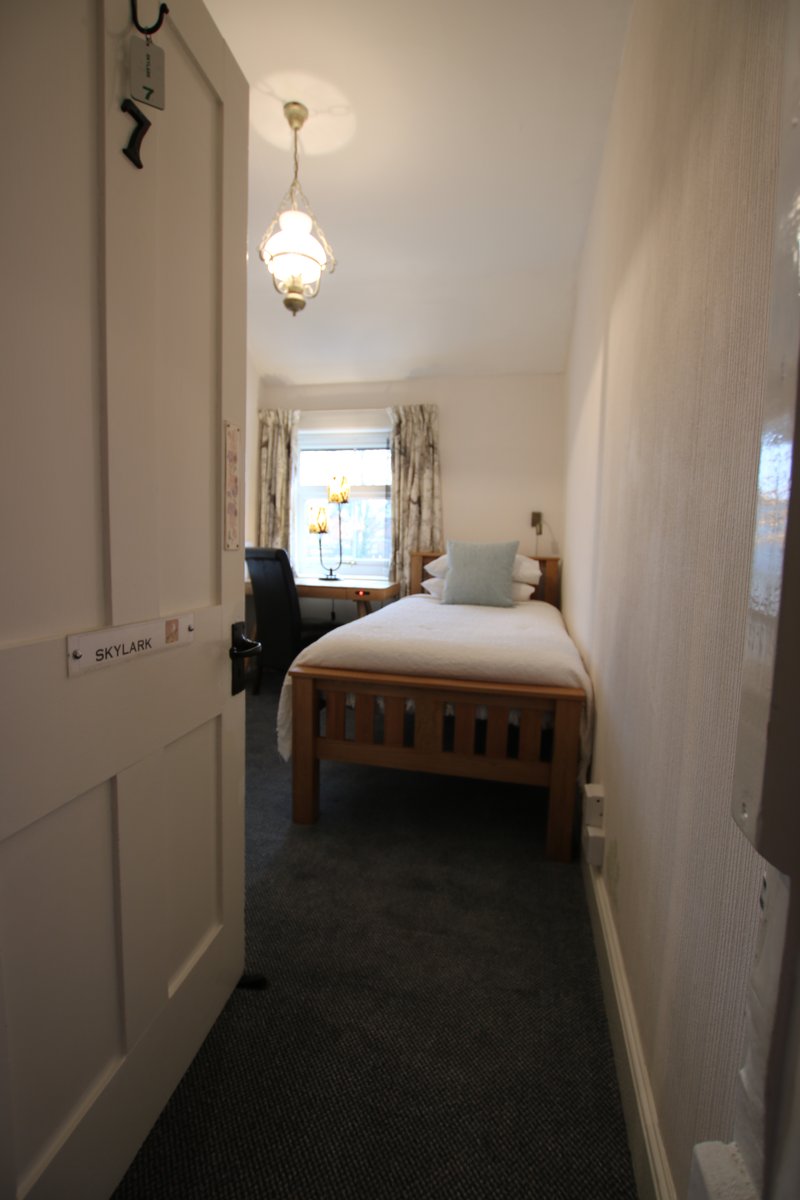 image of Greylands Guesthouse Llandrindod Single Room Skylark 001