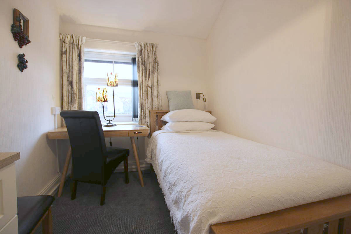 image of Greylands Guesthouse Llandrindod Single Room Skylark 023