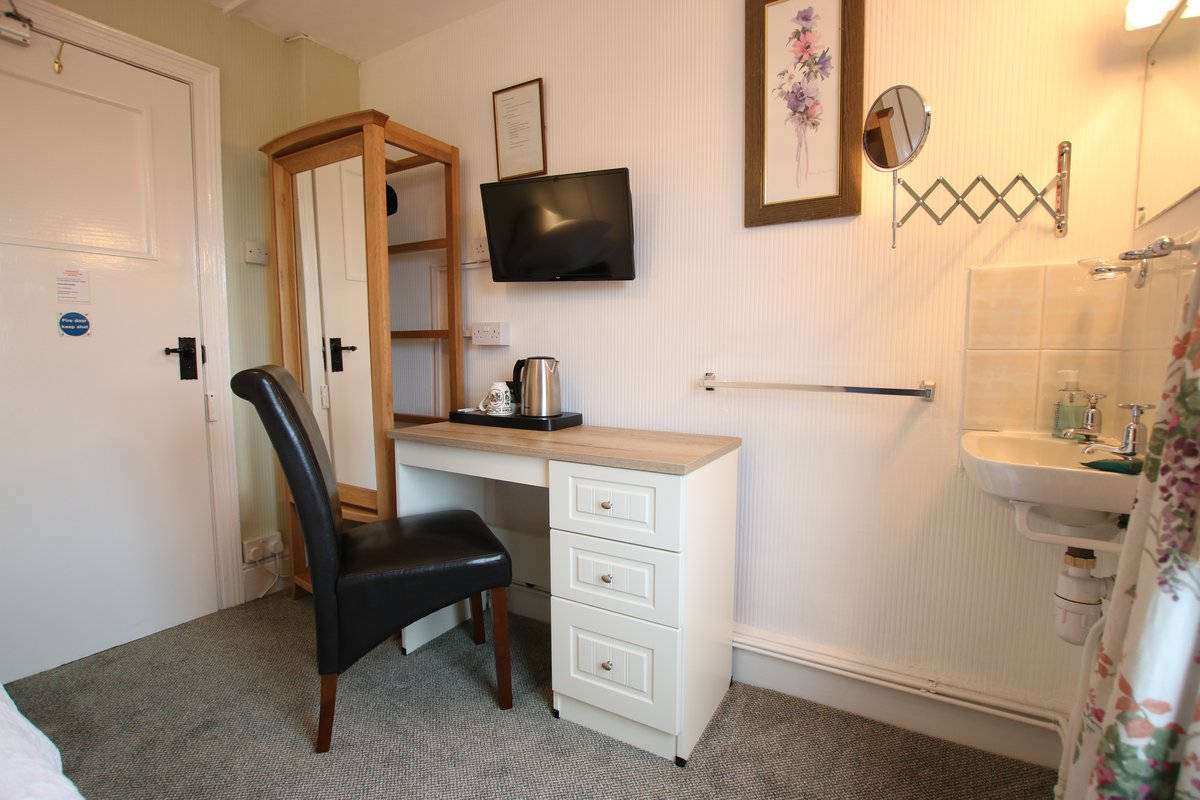 image of Greylands Guesthouse Llandrindod Single Room Starling 012