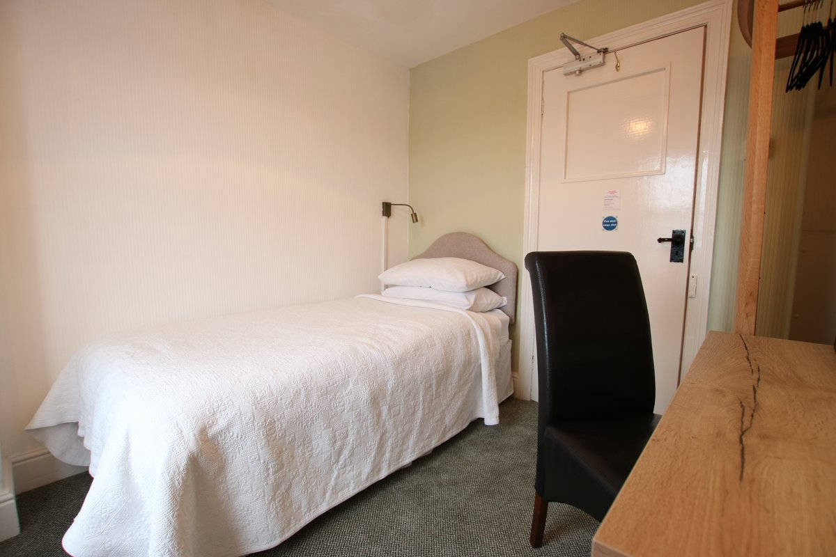 Click here to view the image of Greylands Guesthouse Llandrindod Single Room Starling 014 at higher resolution. An image of Greylands Guesthouse Llandrindod Single Room Starling 014 goes here.