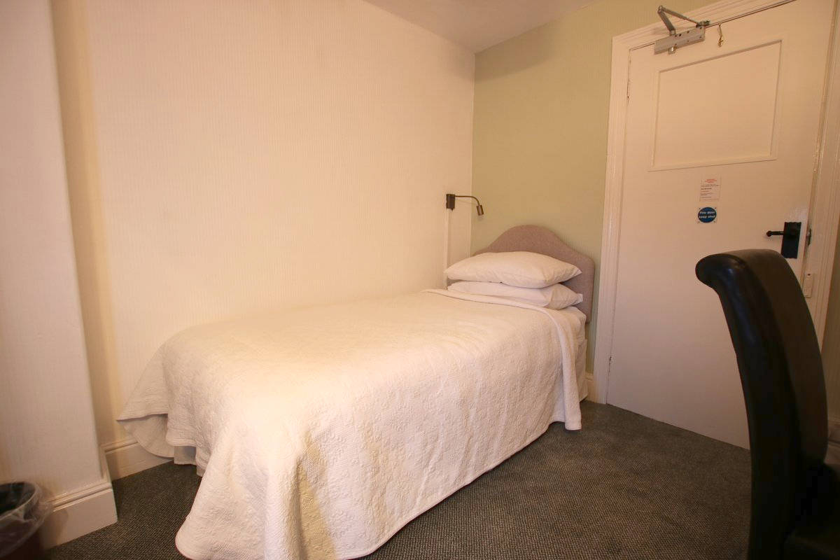 image of Greylands Guesthouse Llandrindod Single Room Starling 029