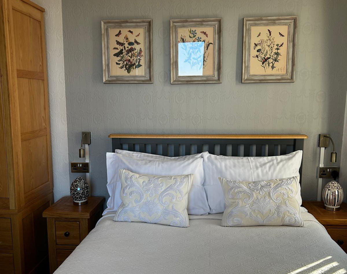 Photograph of Room 1 - Nightgale